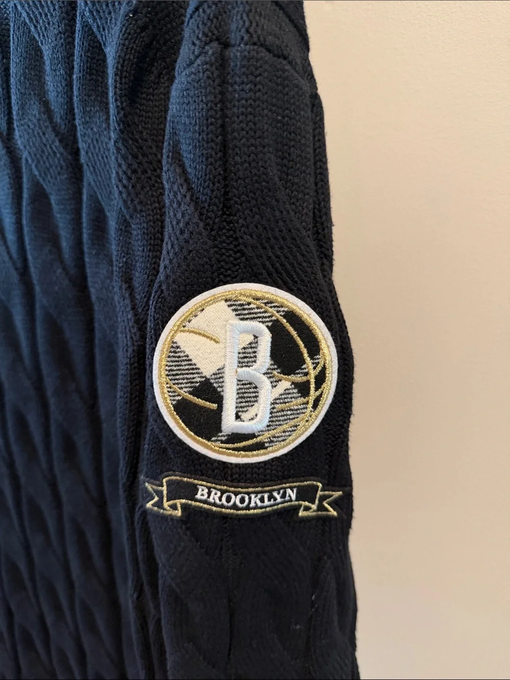 Pro Standard L NBA Brooklyn Nets Black Preppy/Varsity Cable Knit V-Neck Sweater